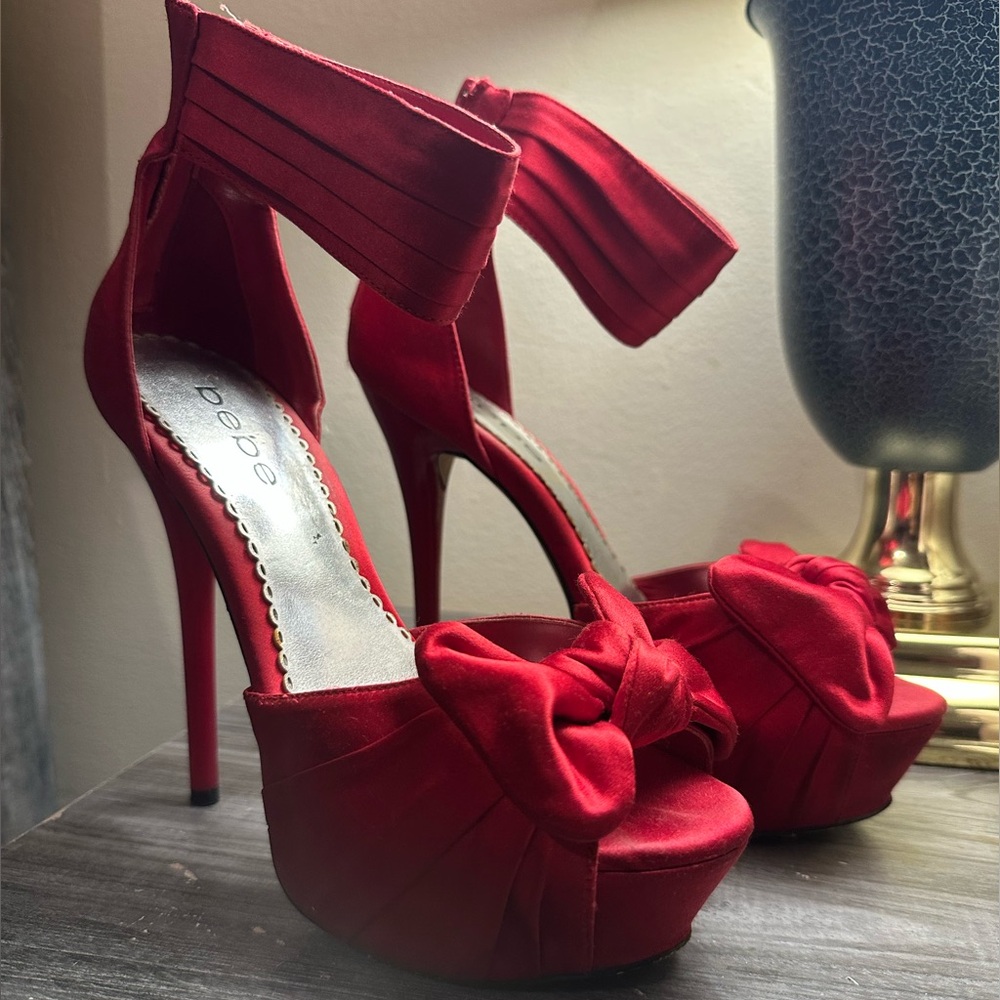 bebe Scarlet Satin Ankle Strap Heels Sz 7